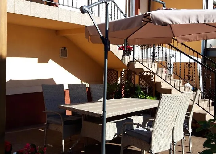 Prywatne Margo ホームステイ